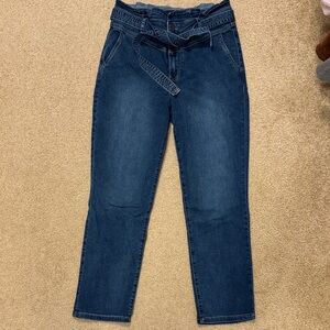 Kut from the Kloth slightly cropped Women's Blue Denim Jeans with belt